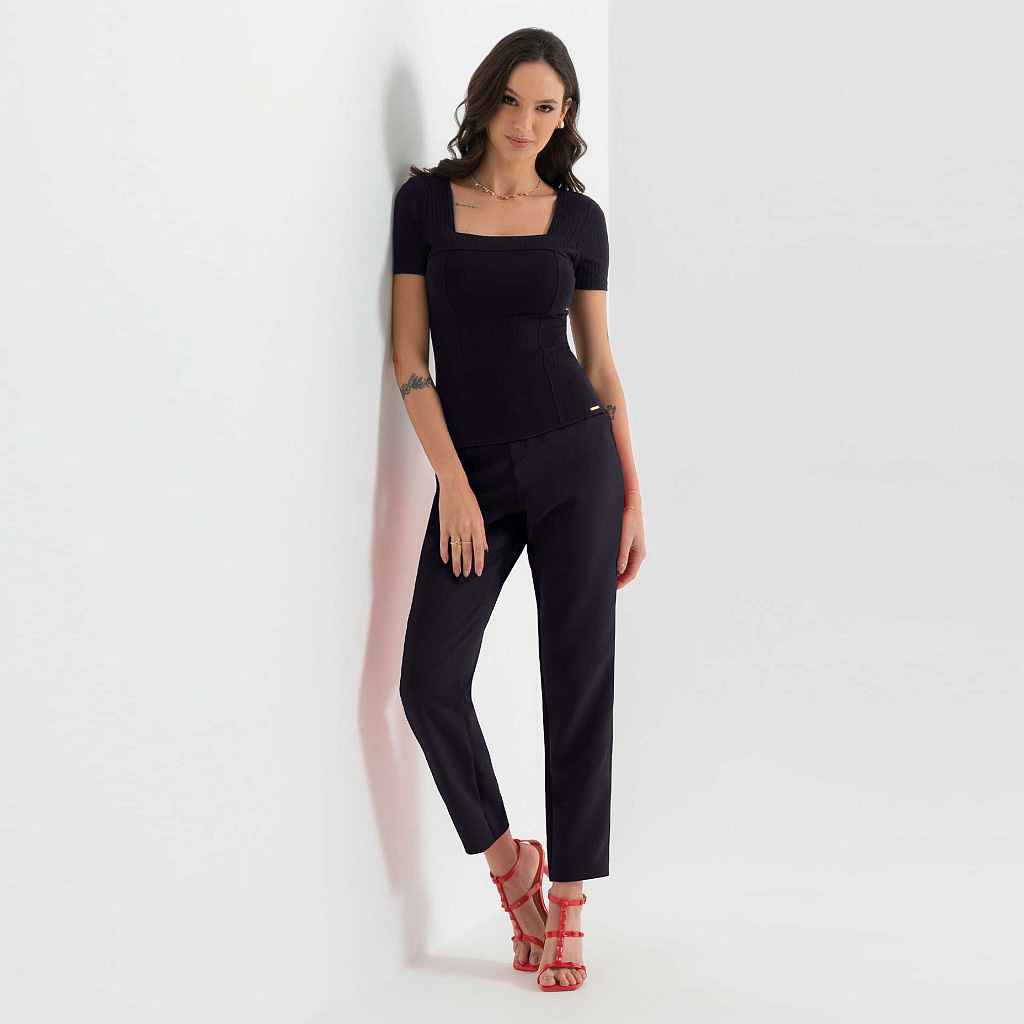 Blusa Manga Curta Canelada com Recorte C33603 – Cativa